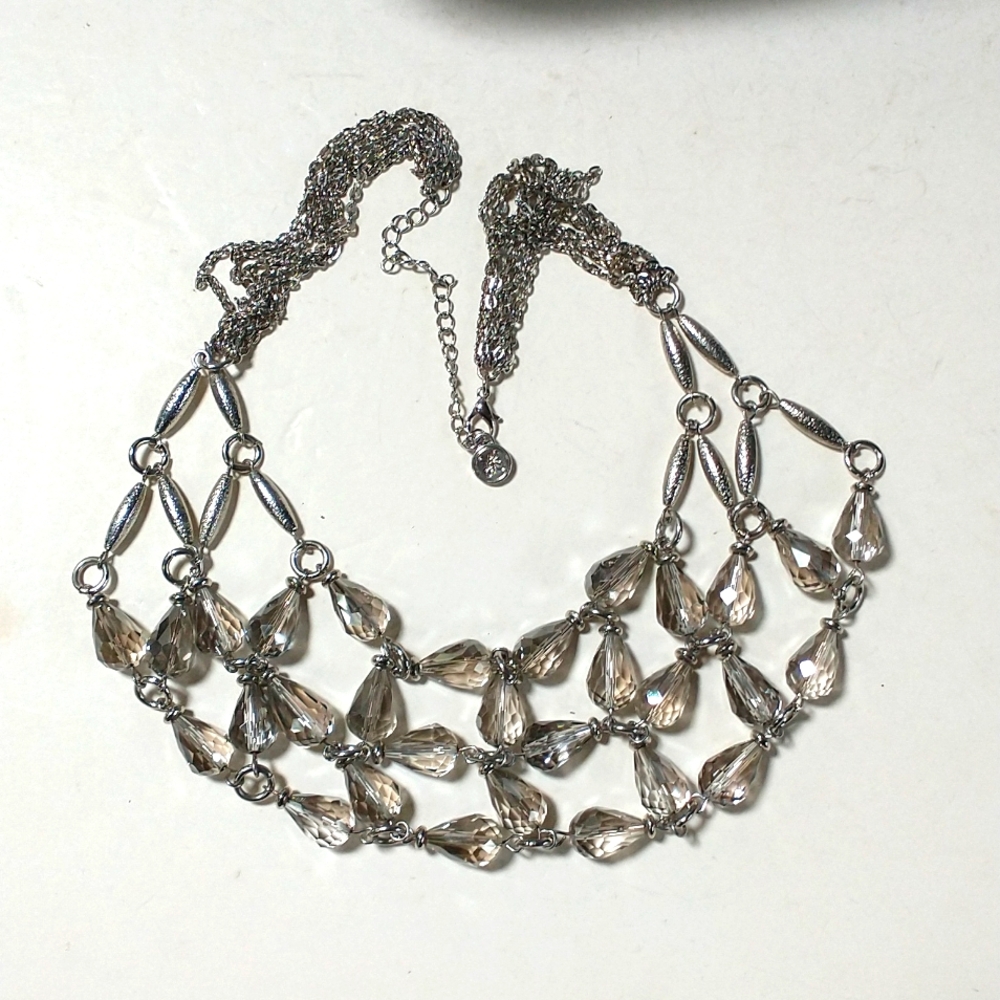 Simply Vera Wang bib necklace 21"